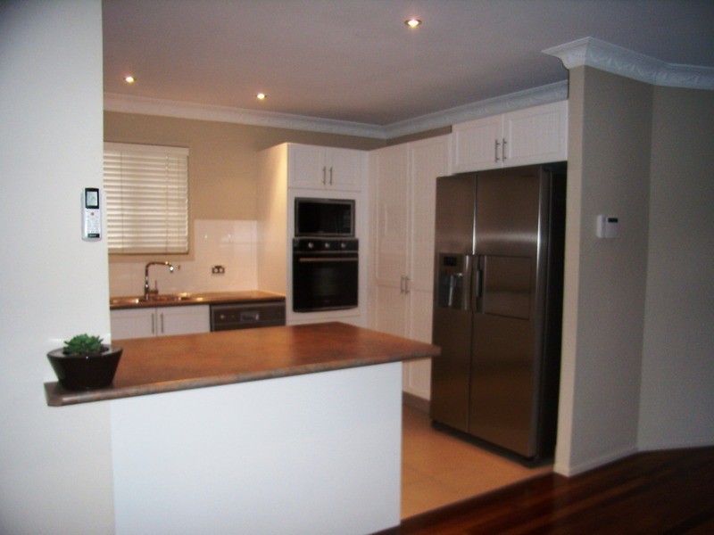 85 Amalfi Drive, Isle Of Capri QLD 4217