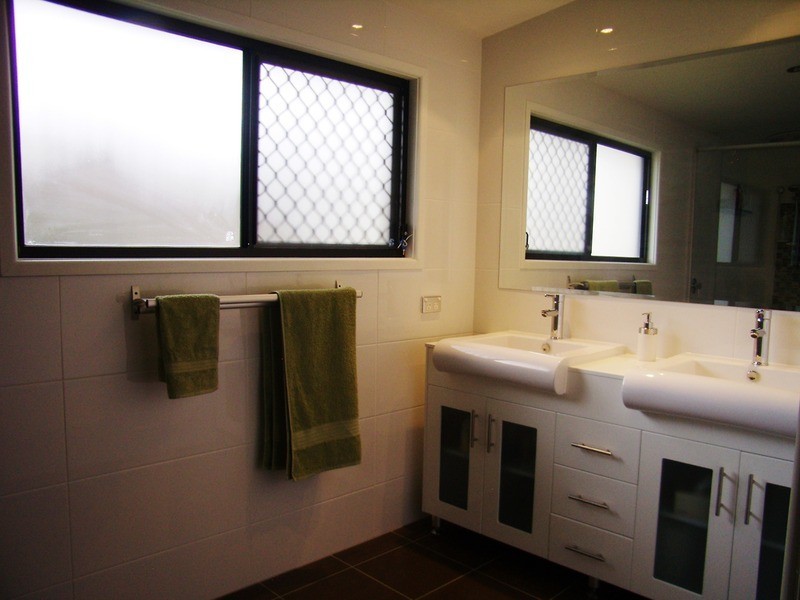 85 Amalfi Drive, Isle Of Capri QLD 4217