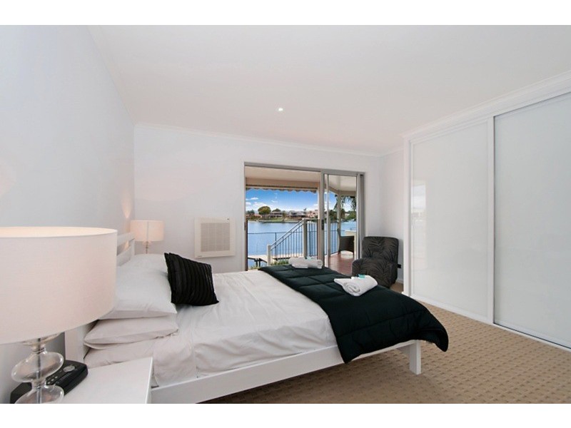 18 Argyle Crescent, Sorrento QLD 4217