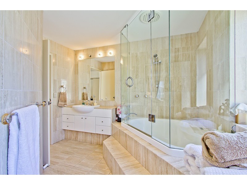 Paradise Waters QLD 4217