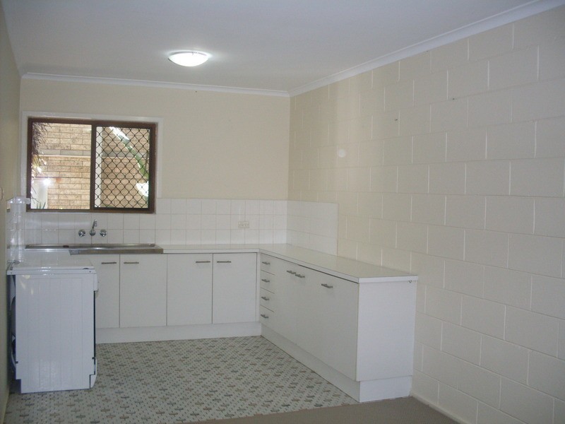 9 Cronin Avenue, Main Beach QLD 4217