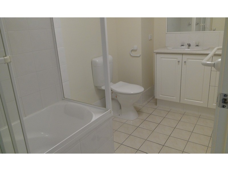 27  Walton  Street, Southport QLD 4215