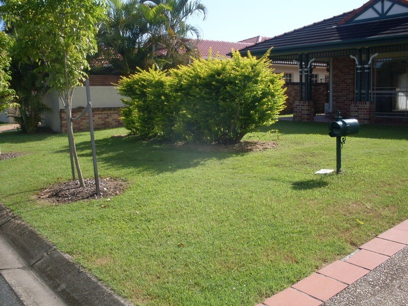 10 Tristan Court, Benowa QLD 4217