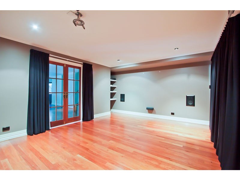 21 Mole Avenue, Southport QLD 4215