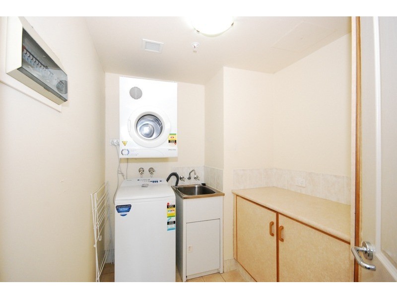 SUN CITY 3400 Surfers Paradise Boulevard, Surfers Paradise QLD 4217