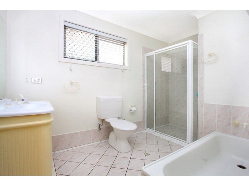 10 Boomerang Crescent, Sorrento QLD 4217