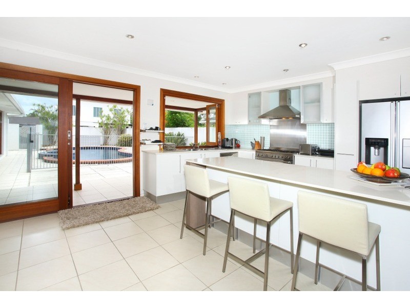 10 Boomerang Crescent, Sorrento QLD 4217