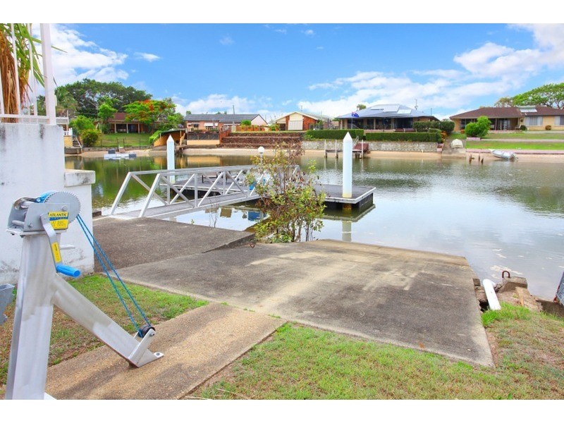 10 Boomerang Crescent, Sorrento QLD 4217