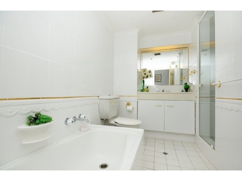 ‘Atlantis West’ 2 Admiralty Drive, Surfers Paradise QLD 4217