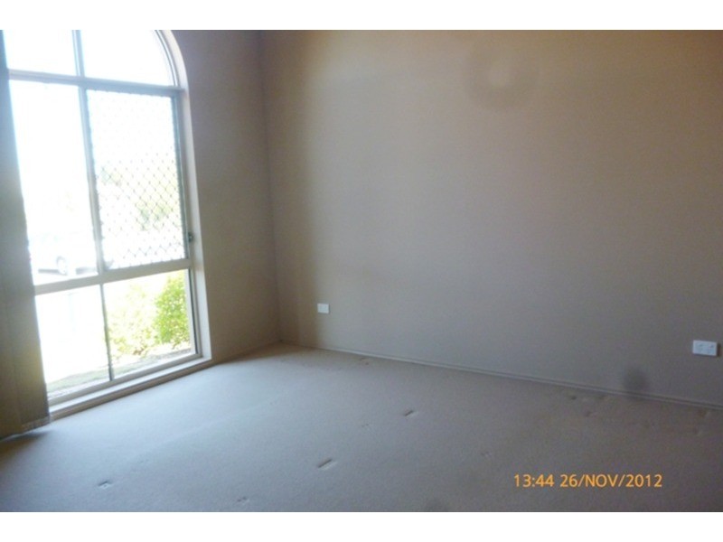 33 Sugargum Court, Molendinar QLD 4214