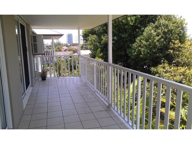 27 Walton  Street, Southport QLD 4215