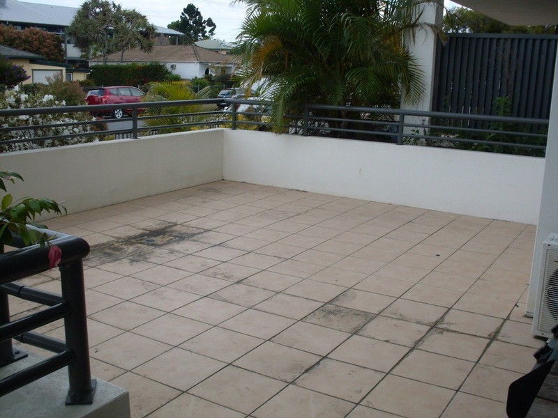 4 Proud  Street, Labrador QLD 4215