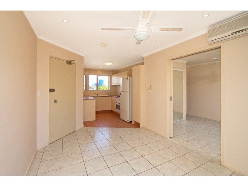 15/4 Adori  Street, Chevron Island QLD 4217