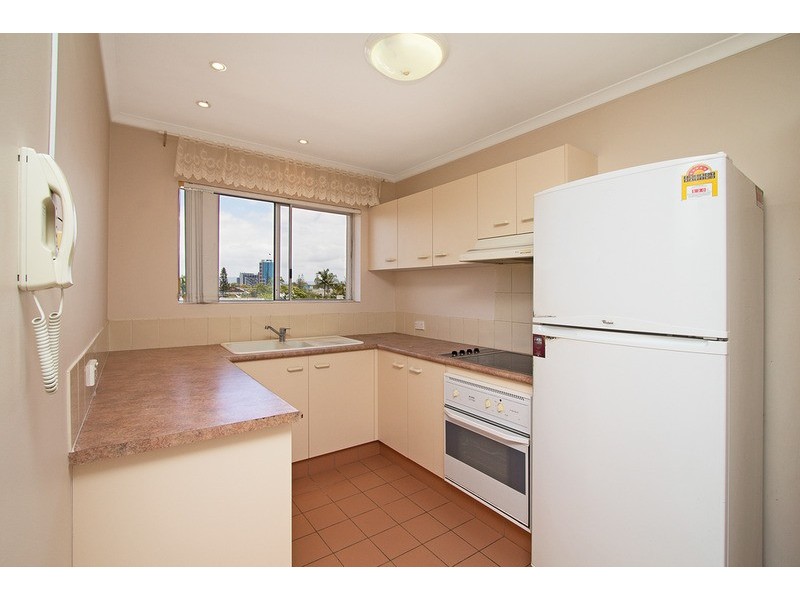 15/4 Adori  Street, Chevron Island QLD 4217