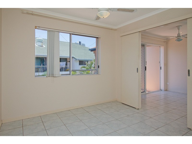 15/4 Adori  Street, Chevron Island QLD 4217