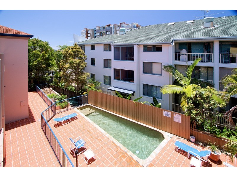15/4 Adori  Street, Chevron Island QLD 4217