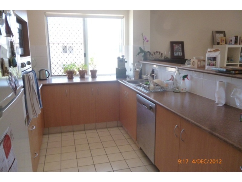 27 Walton  Street, Southport QLD 4215