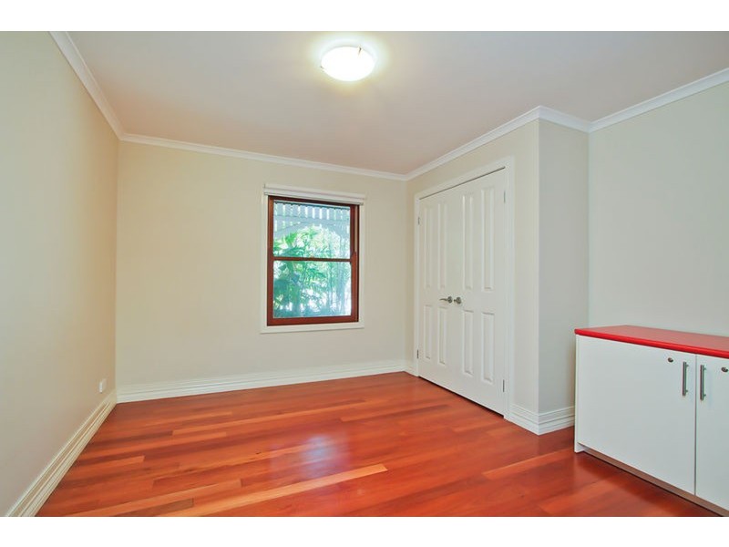 21 Mole Avenue, Southport QLD 4215