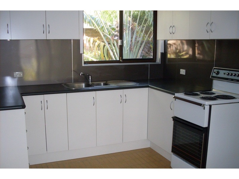 9 Cronin Avenue, Main Beach QLD 4217