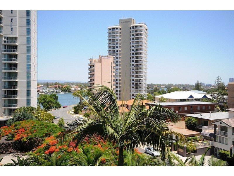 Unit 18/19 Riverview Parade, Surfers Paradise QLD 4217