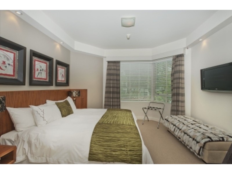 135 Seaworld Drive, Main Beach QLD 4217