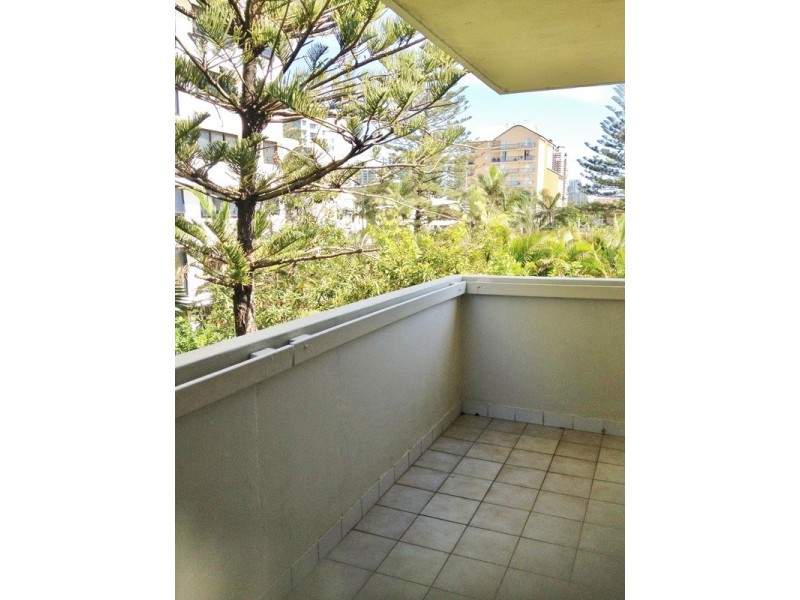 189 Surf Parade, Broadbeach QLD 4218