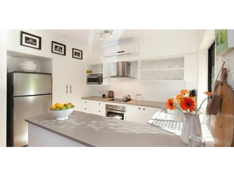 24 Parneno  Street, Chevron Island QLD 4217