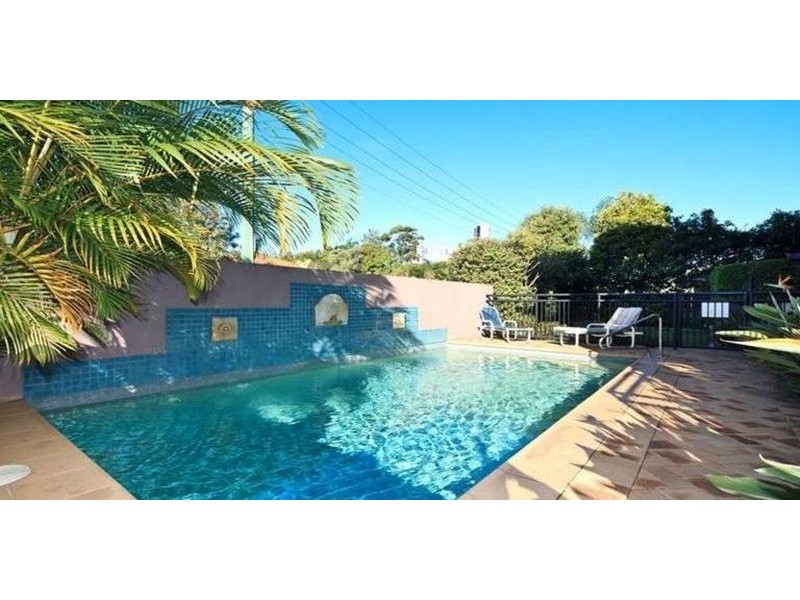 24 Parneno  Street, Chevron Island QLD 4217