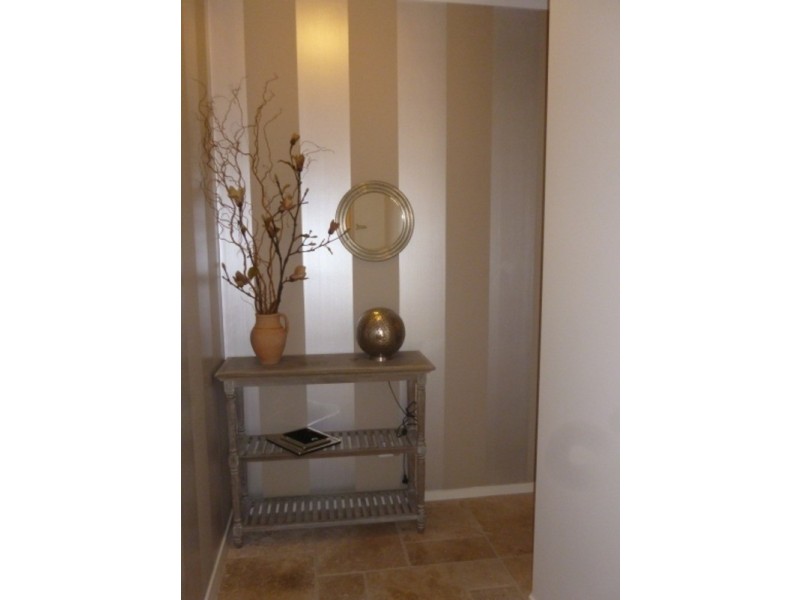 24 Parneno  Street, Chevron Island QLD 4217