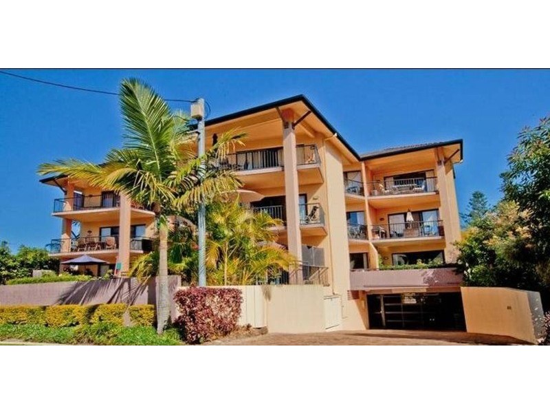 24 Parneno  Street, Chevron Island QLD 4217