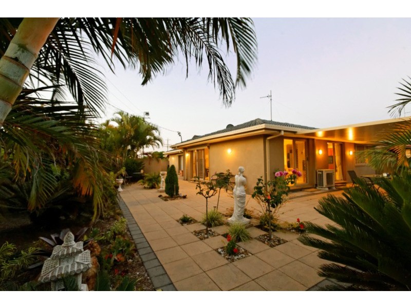 36 Vatakoula Parade, Mermaid Waters QLD 4218