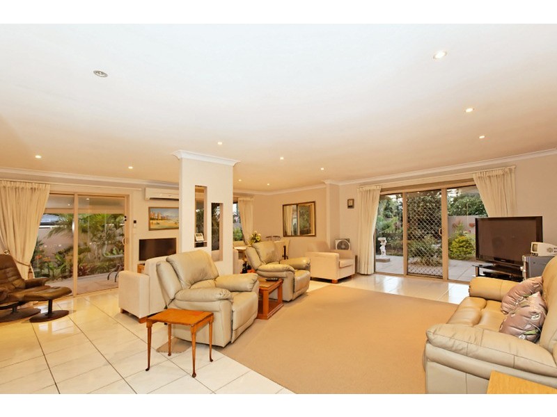 36 Vatakoula Parade, Mermaid Waters QLD 4218