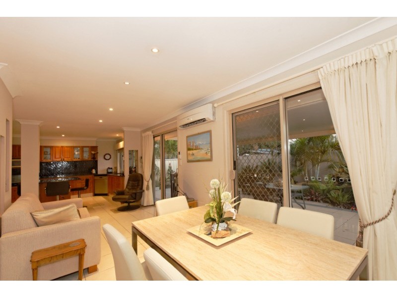 36 Vatakoula Parade, Mermaid Waters QLD 4218