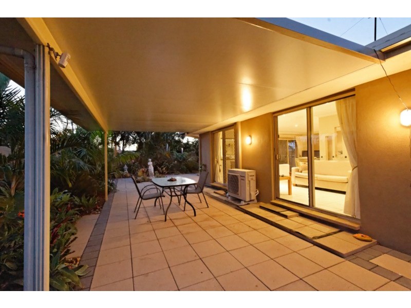 36 Vatakoula Parade, Mermaid Waters QLD 4218