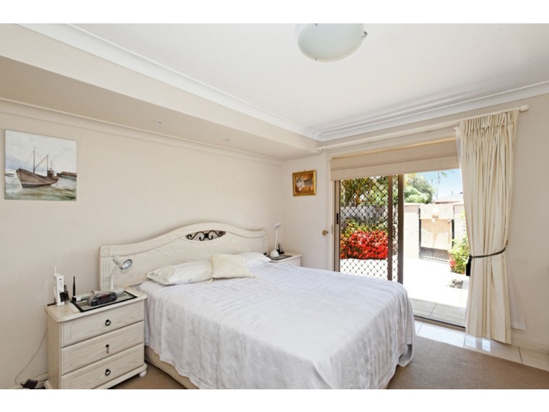 36 Vatakoula Parade, Mermaid Waters QLD 4218