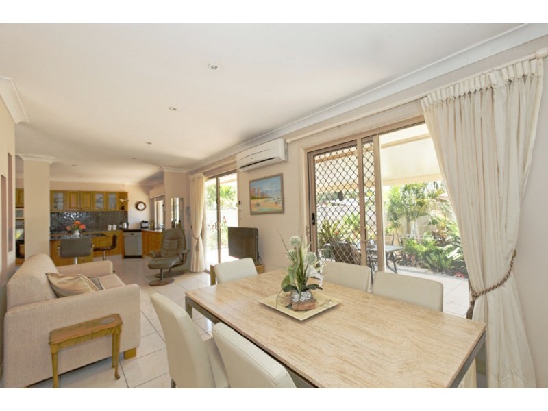 36 Vatakoula Parade, Mermaid Waters QLD 4218