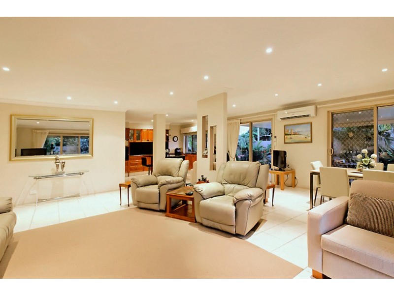 36 Vatakoula Parade, Mermaid Waters QLD 4218