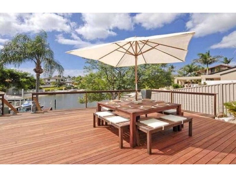 1 Tyrone Avenue, Sorrento QLD 4217