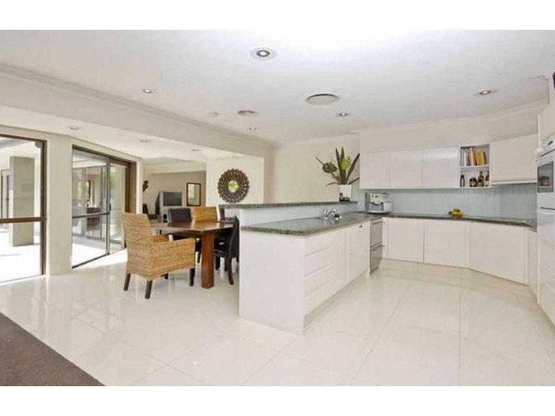 1 Tyrone Avenue, Sorrento QLD 4217