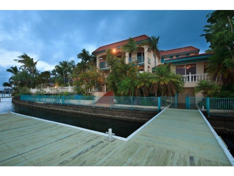 113 Commodore Drive, Paradise Waters QLD 4217