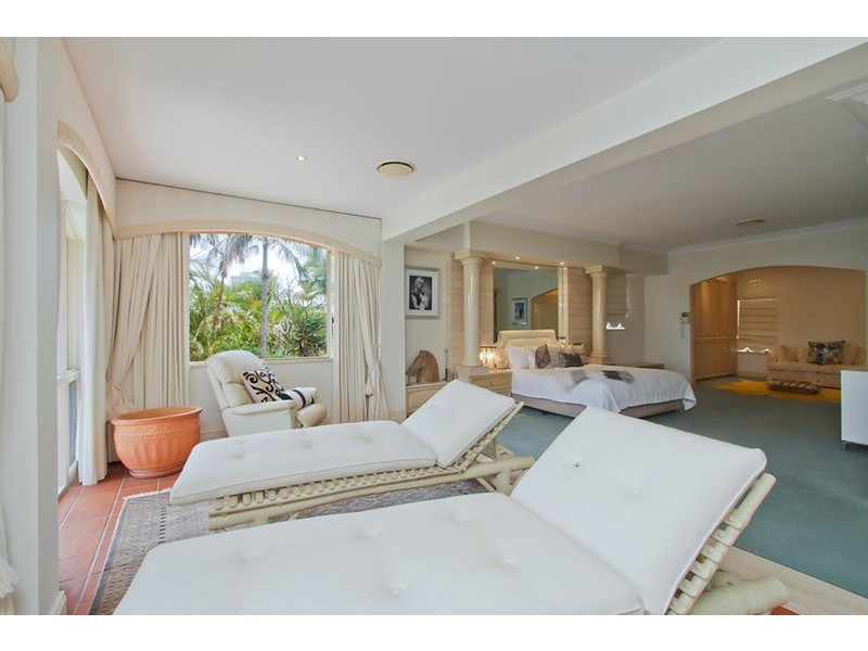 113 Commodore Drive, Paradise Waters QLD 4217