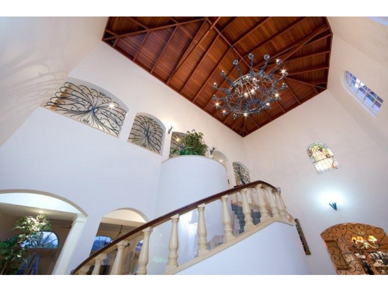 113 Commodore Drive, Paradise Waters QLD 4217