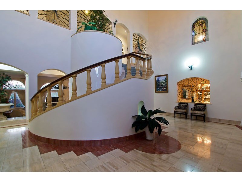 113 Commodore Drive, Paradise Waters QLD 4217