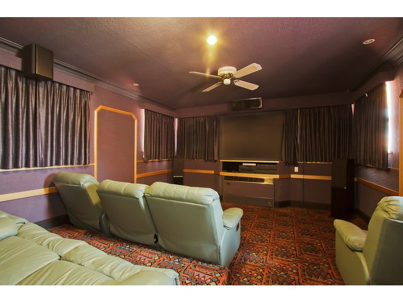 113 Commodore Drive, Paradise Waters QLD 4217