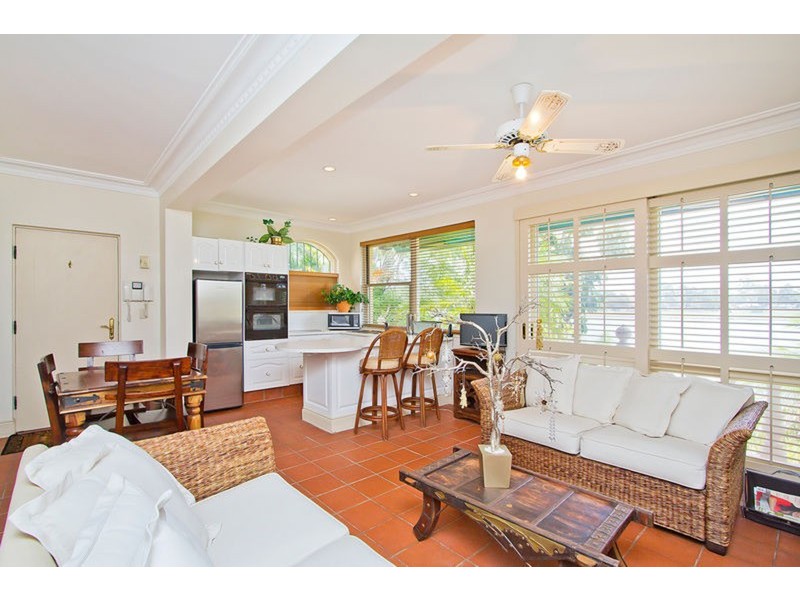 113 Commodore Drive, Paradise Waters QLD 4217