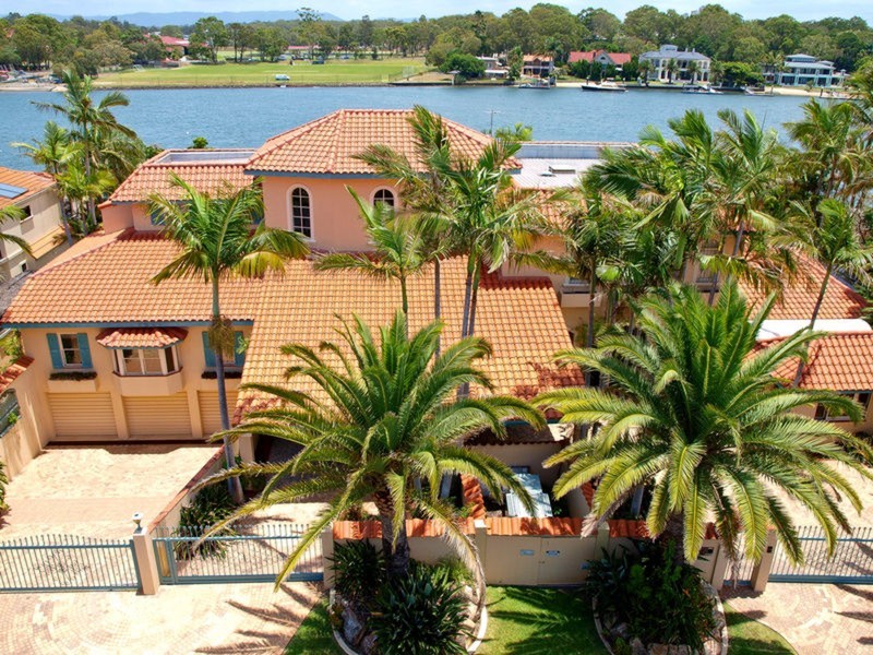 113 Commodore Drive, Paradise Waters QLD 4217