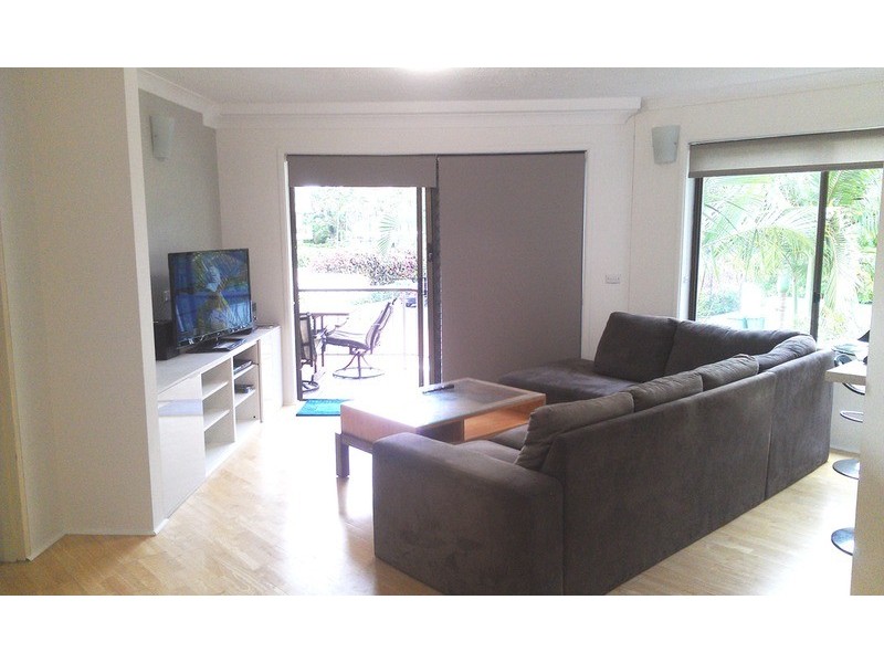 4/5 Pacific  Street, Main Beach QLD 4217