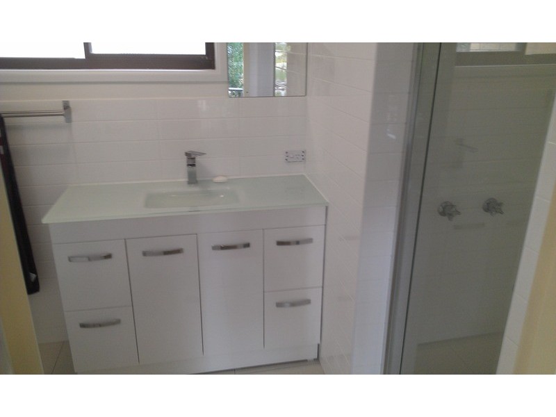 4/5 Pacific  Street, Main Beach QLD 4217