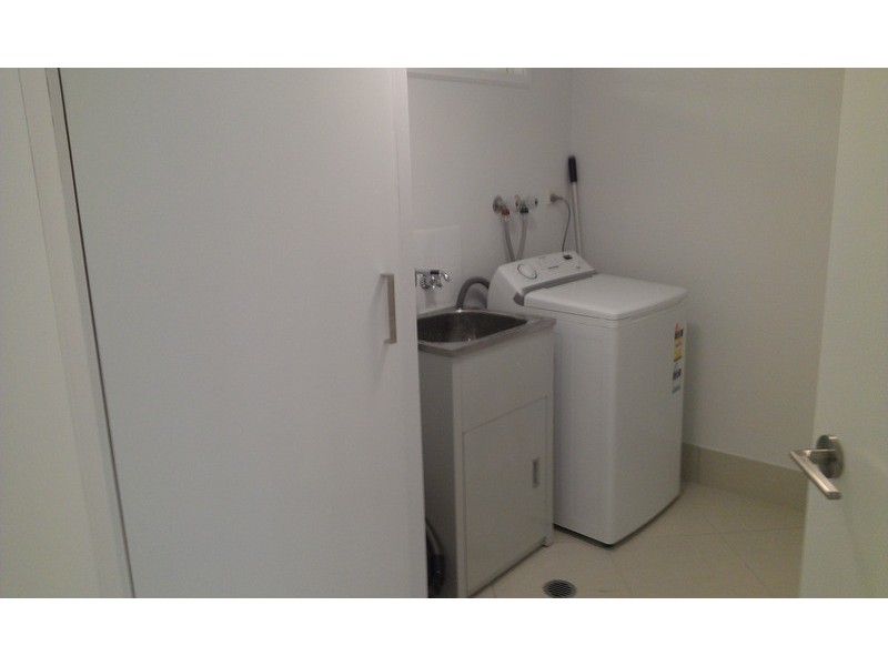 4/5 Pacific  Street, Main Beach QLD 4217