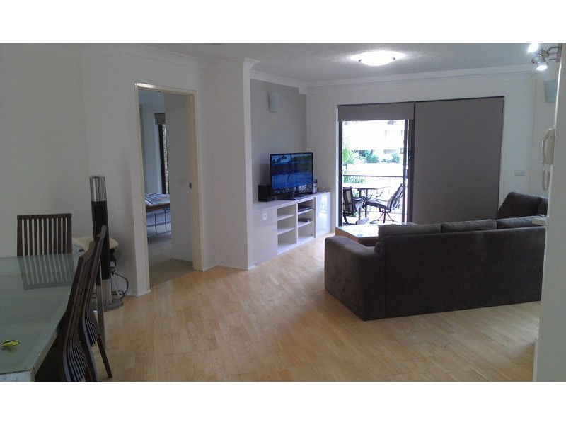 4/5 Pacific  Street, Main Beach QLD 4217